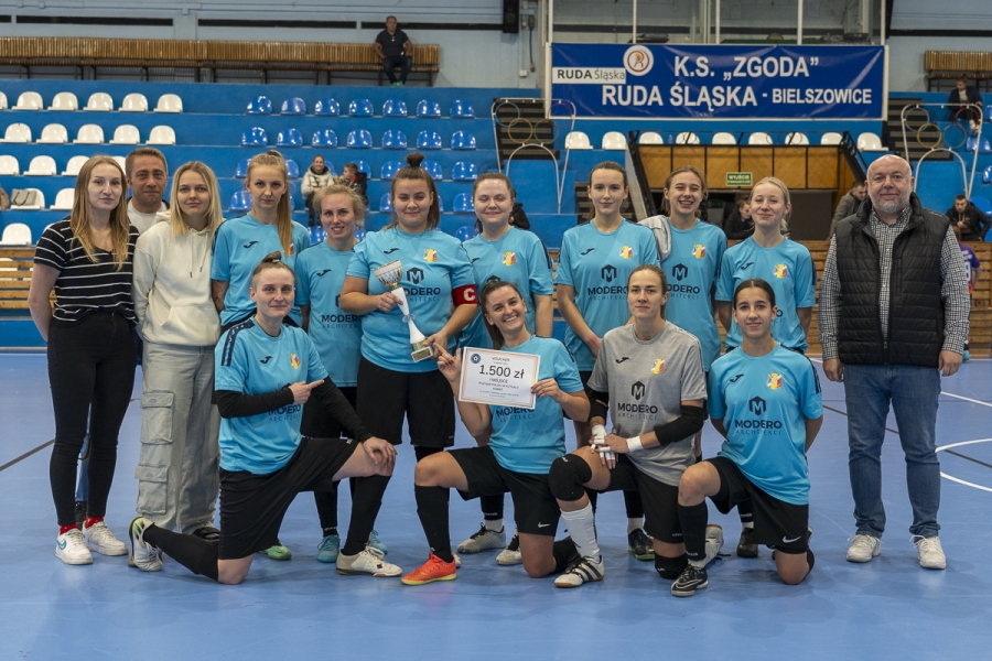 LKS Tęcza Wielowieś z futsalowym pucharem