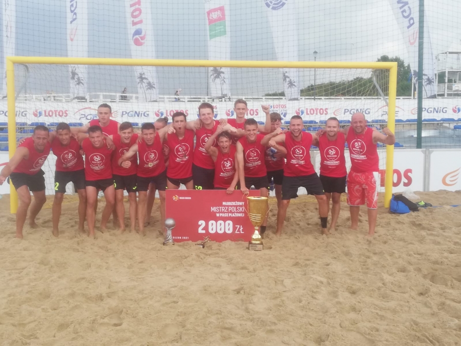 UKS Milenium Gliwice z tytułem Młodzieżowego Mistrza Polski w Beach Soccerze