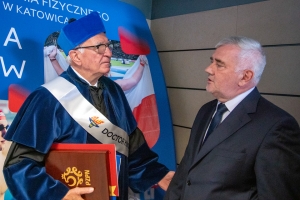 Antoni Piechniczek z tytułem Doktora Honoris Causa