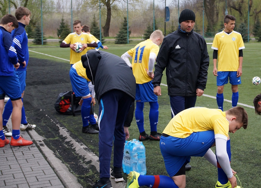 14-latkowie uciekali z boiska przed burzą