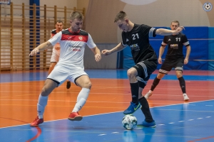 Tworzą zespół przyjaciół i bawią się w futsal